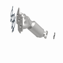 Load image into Gallery viewer, MagnaFlow Direct Fit Catalytic Converter 14-15 Toyota Highlander 3.5L Manifold - 52545