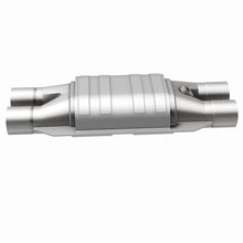 Load image into Gallery viewer, MagnaFlow Universal Catalytic Converter 2 D/D W/O2 Boss - 94038