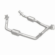 Load image into Gallery viewer, MagnaFlow 2003 Ford E-350 Super Duty 5.4L Direct Fit Converter - 4583378