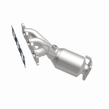 Load image into Gallery viewer, MagnaFlow 2007 XC90 3.2L Underbody Direct Fit Converter - 52131
