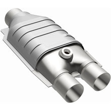 Load image into Gallery viewer, MagnaFlow 2in./2.5in. D/S T1 Universal Converter - 3391037