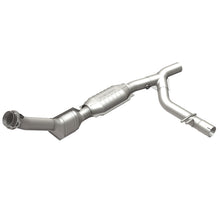 Load image into Gallery viewer, MagnaFlow Direct Fit Catalytic Converter 99-00 Ford Trucks 5.4L - 51412