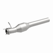 Load image into Gallery viewer, MagnaFlow Direct Fit Catalytic Converter 00-03 Ford F250/350 SD 7.3 - 60512