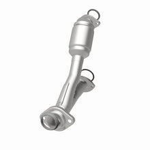 Load image into Gallery viewer, MagnaFlow Direct Fit Catalytic Converter 01-03 Highlander 3L rr OEM - 49507