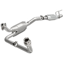Load image into Gallery viewer, MagnaFlow 92-95 Ford E-150 5.0L Direct Fit Converter - 93423