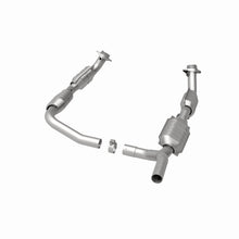 Load image into Gallery viewer, MagnaFlow Direct Fit Catalytic Converter 07-08 Ford E-150 4.6L - 51640