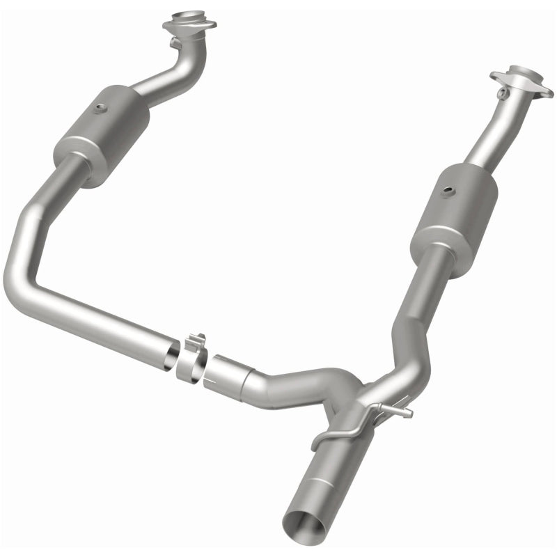 MagnaFlow 09-13 Ford E-350 Super Duty V10 6.8 OEM Underbody Direct Fit Catalytic Converter - 21-599