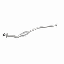 Load image into Gallery viewer, MagnaFlow DF Cat. Conv California Grade 92-93 Chrysler Town &amp; Country 3.3L/94-95 Town &amp; Country 3.8L - 3391274