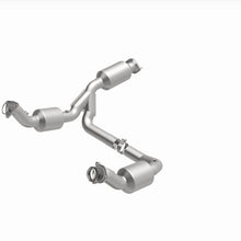 Load image into Gallery viewer, MagnaFlow 2021 Chevrolet Express 2500 4.3L Underbody Direct-Fit Catalytic Converter - 280429