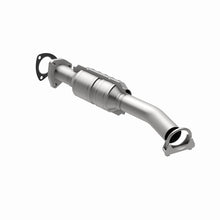 Load image into Gallery viewer, MagnaFlow Direct Fit Catalytic Converter 04-05 Suzuki Forenza 2.0L - 49812
