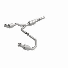 Load image into Gallery viewer, MagnaFlow Direct Fit Catalytic Converter Dodge 01-02 Ram 1500/2500/3500 Van 5.9L - 458003