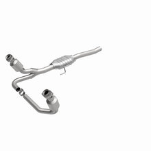 Load image into Gallery viewer, MagnaFlow Direct Fit Catalytic Converter 00-03 Dodge Dakota 2WD 4.7L - 458043