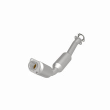 Load image into Gallery viewer, MagnaFlow 04-11 Lincoln Town Car V8 4.6L GAS California Catalytic Converter Direct Fit - 5411010