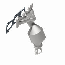 Load image into Gallery viewer, MagnaFlow Direct Fit Catalytic Converter 07-08 Hyundai Veracruz 3.8L - 51201