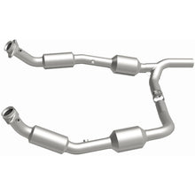 Load image into Gallery viewer, MagnaFlow Direct Fit Catalytic Converter OEM 07-08 Ford E-150 - 5582640