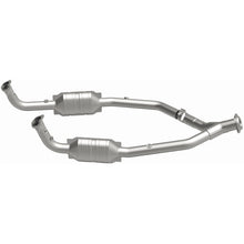 Load image into Gallery viewer, MagnaFlow Direct Fit Catalytic Converter 99-04 LR Discovery V8 OEM - 49720