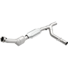 Load image into Gallery viewer, MagnaFlow Direct Fit Catalytic Converter 97-98 Expedition-Navigator - 23319