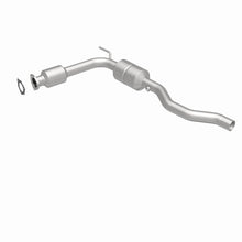 Load image into Gallery viewer, MagnaFlow Direct Fit Catalytic Converter 02 Volkswagen Eurovan 2.8L - 23181