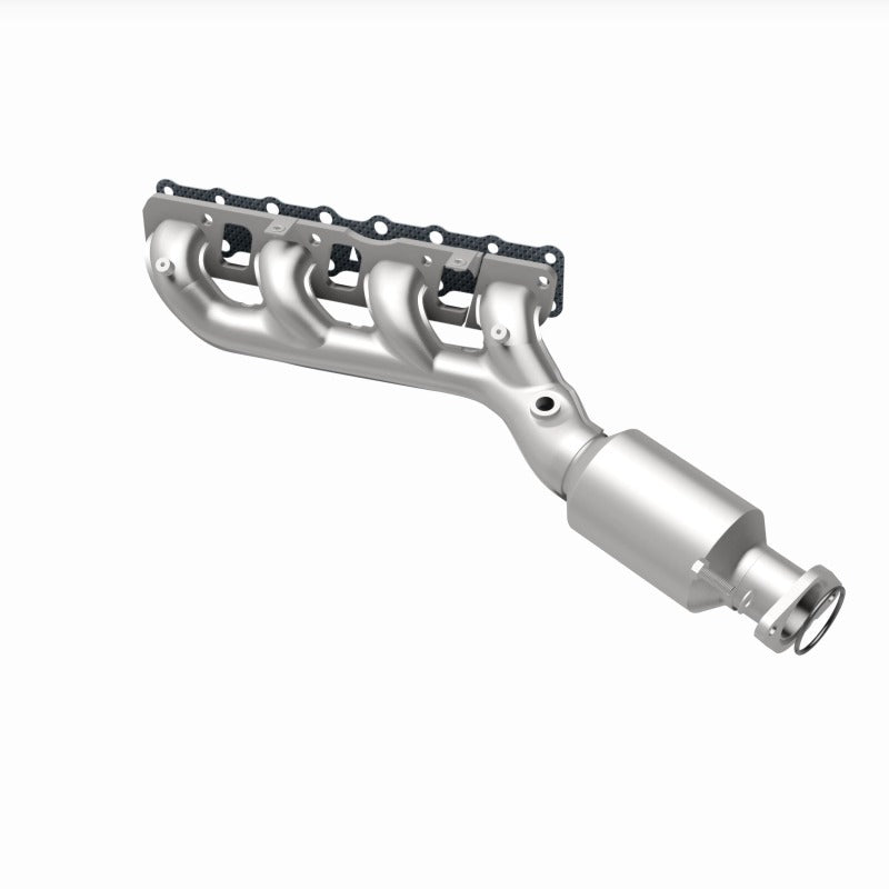 MagnaFlow Direct-Fit California Manifold Catalytic Converter 04-06 Nissan Titan 5.6L V8 - 4451500