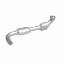 Load image into Gallery viewer, MagnaFlow Direct Fit Catalytic Converter 00-04 Ford E150 4.6L D/S - 447156