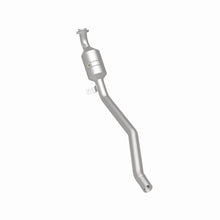 Load image into Gallery viewer, MagnaFlow Direct Fit Catalytic Converter 2006-2011 R350 3.5 L Underbody - 52177