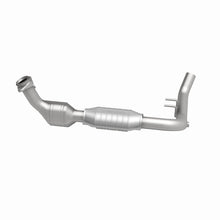 Load image into Gallery viewer, MagnaFlow Direct Fit Catalytic Converter 99-00 Ford Trucks 5.4L - 51695