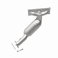 Load image into Gallery viewer, MagnaFlow California DF Catalytic Conv 07-13 BMW 328i L6 3.0LGAS 3.75in Inlet 4in Outlet 2in Dia - 5531763
