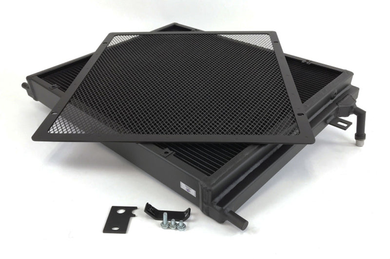CSF 2014+ BMW M3/M4 (F8X) Front Mount Heat Exchanger w/Rock Guard - Black - 8075V
