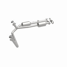 Load image into Gallery viewer, MagnaFlow Direct Fit Catalytic Converter California Grade 96-00 GM Tahoe/Yukon/Escalade 5.7L - 4451453