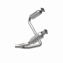 Load image into Gallery viewer, MagnaFlow Direct Fit Catalytic Converter Dakota 05-06 6 3.7L - 24397