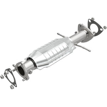 Load image into Gallery viewer, MagnaFlow Direct Fit Catalytic Converter 96-99 S10/Sanoma 4WD 4.3L - 447214