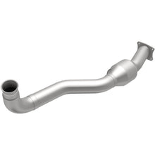 Load image into Gallery viewer, MagnaFlow Direct Fit Catalytic Converter01-05 GM Silv/Sierra 6.6L - 60501