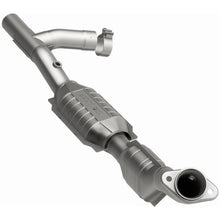 Load image into Gallery viewer, MagnaFlow Direct Fit Catalytic Converter 99-02 Expedition 5.4L 4wd - 93128
