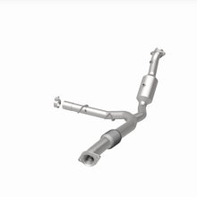 Load image into Gallery viewer, MagnaFlow 18-21 Ford Expedition Right Underbody 3.5L Direct Fit Catalytic Converter - 280219