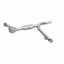 Load image into Gallery viewer, MagnaFlow Direct Fit Catalytic Converter 99-00 Ford F-150 4.2L 50S - 447142