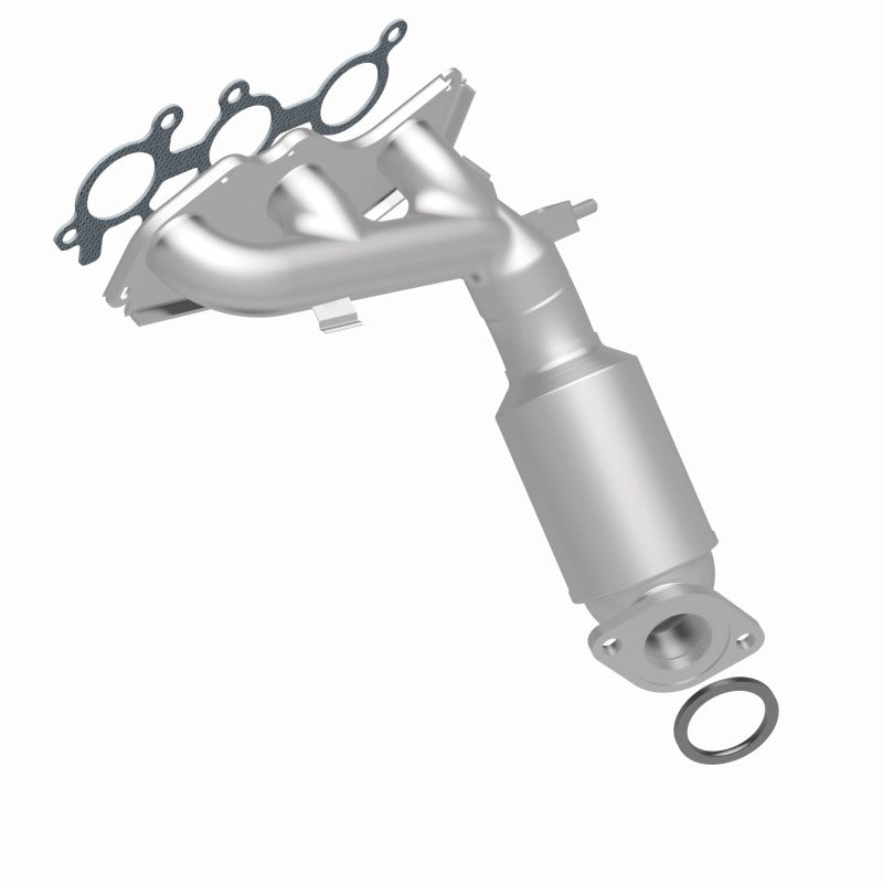 MagnaFlow Direct Fit Catalytic Converter 14-15 Toyota Highlander 3.5L Manifold - 52545