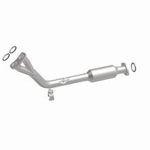 Load image into Gallery viewer, MagnaFlow Direct Fit Catalytic Converter California Grade 96-98 Toyota 4Runner 2.7L - 4481912