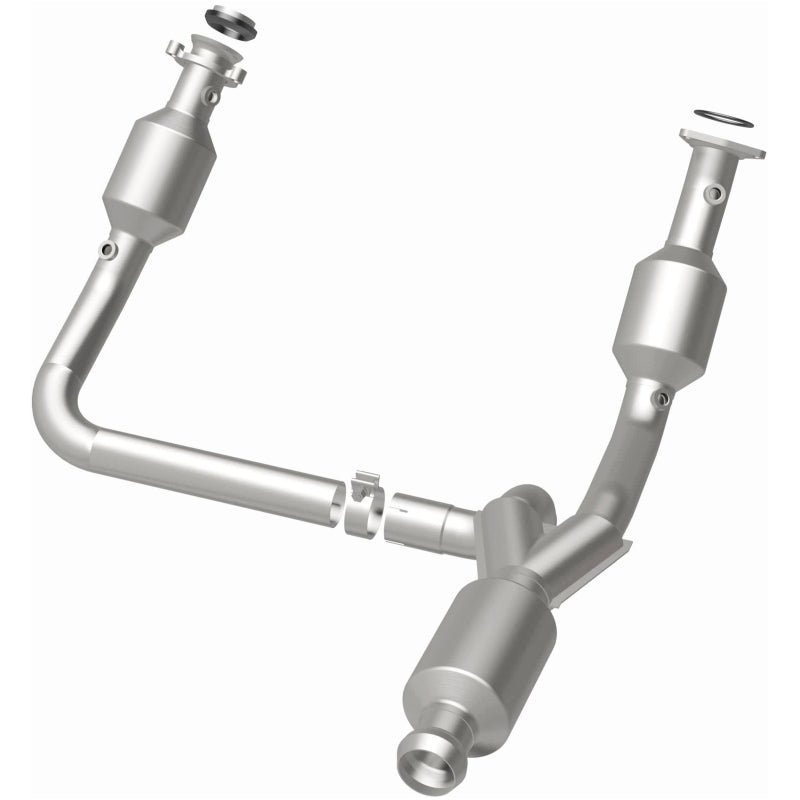 MagnaFlow 14-15 Chevrolet Silverado 1500 Underbody 4.3L / 5.3L Direct-Fit Catalytic Converter - 280424