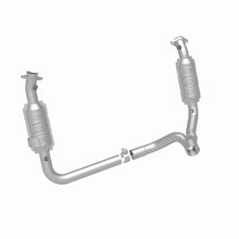 Load image into Gallery viewer, MagnaFlow Direct Fit Catalytic Converter RAM Pickup 2006 8 5.7L - 24491