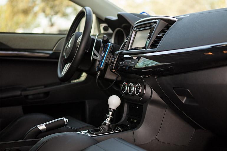 Cobb 08-15 EVO X GSR/MR/MRT White with Black Base Shift Knob - 252350-W-BK