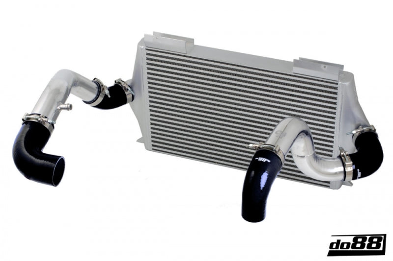 do88 92-98 Volvo 740/940 Turbo (63mm Throttle) BigPack Intercooler Kit w/Black Hoses - BIG-940-S-63