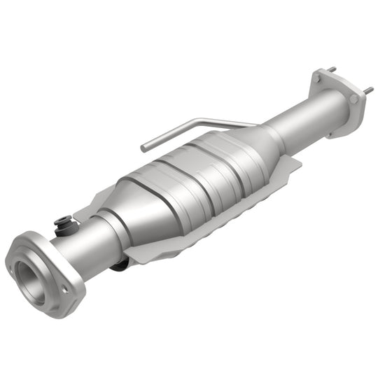 MagnaFlow Direct Fit Catalytic Converter 00-04 Jeep Wrangler Rear - 447211
