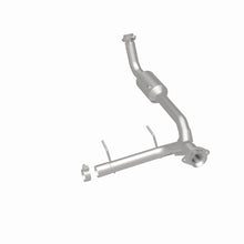 Load image into Gallery viewer, MagnaFlow Direct Fit Catalytic Converter 05-06 Lincoln Navigator 5.4L w/ 3in Main Piping - 52508