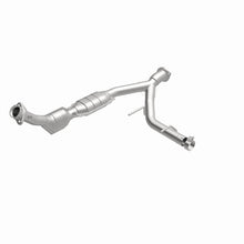 Load image into Gallery viewer, MagnaFlow Direct Fit Catalytic Converter 03-04 Ford Expedition 5.4L V8 Passenger Side - 24414