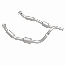 Load image into Gallery viewer, MagnaFlow Direct Fit Catalytic Converter OEM 07-08 Ford E-150 - 5582640