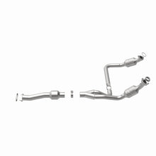 Load image into Gallery viewer, MagnaFlow 09-14 Chevrolet Express 1500 4.3L Direct Fit Converter - 5582134