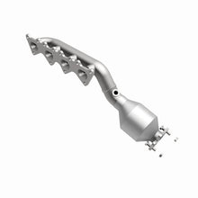 Load image into Gallery viewer, MagnaFlow Direct Fit Catalytic Converter 2009 Kia Borrego 4.6L Passenger Side - 51981