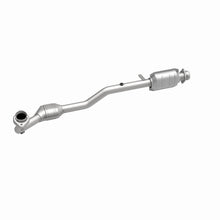 Load image into Gallery viewer, MagnaFlow Direct Fit Catalytic Converter 99-01 Ford Explorer 5.0L - 447119