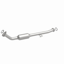 Load image into Gallery viewer, MagnaFlow Direct Fit Catalytic Converter OEM 2001-2004 Toyota Sequoia Underbody - 4551061