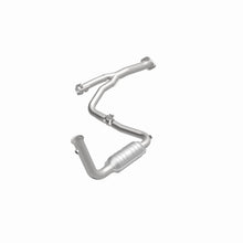 Load image into Gallery viewer, MagnaFlow Direct Fit Catalytic Converter 2004 Liberty D/S frt - 93382